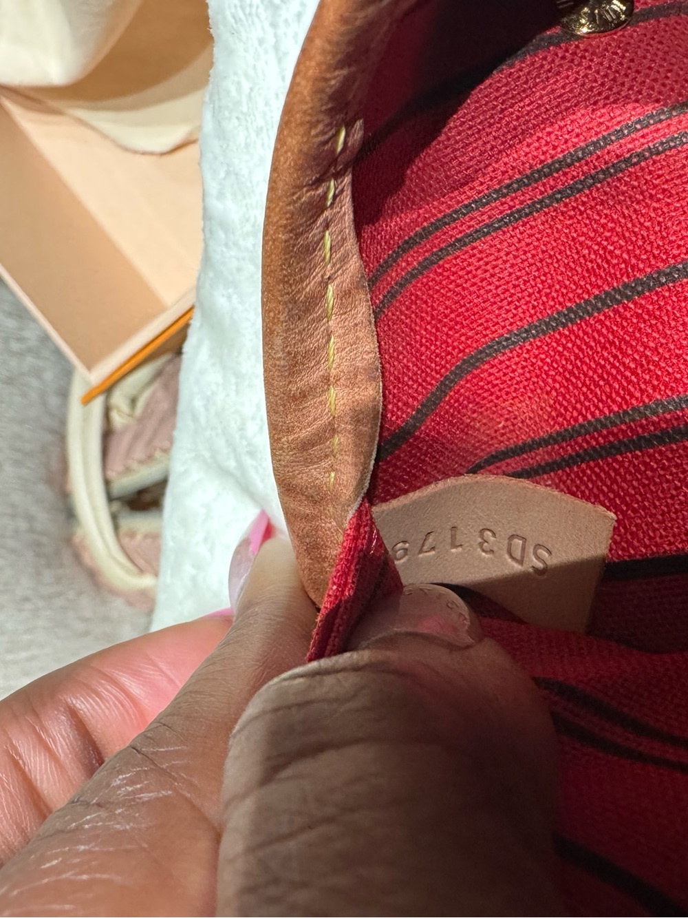 AuthenticLouis Vuitton Monogram Neverfull MM - Picture 8 of 8